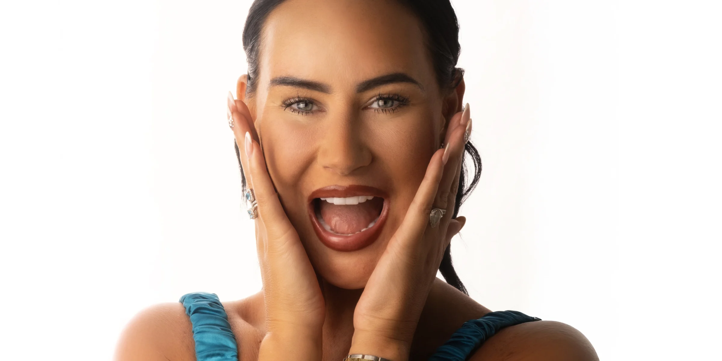 Smile design treatment process at DRA Dental Clinic showing facial and dental aesthetic analysis